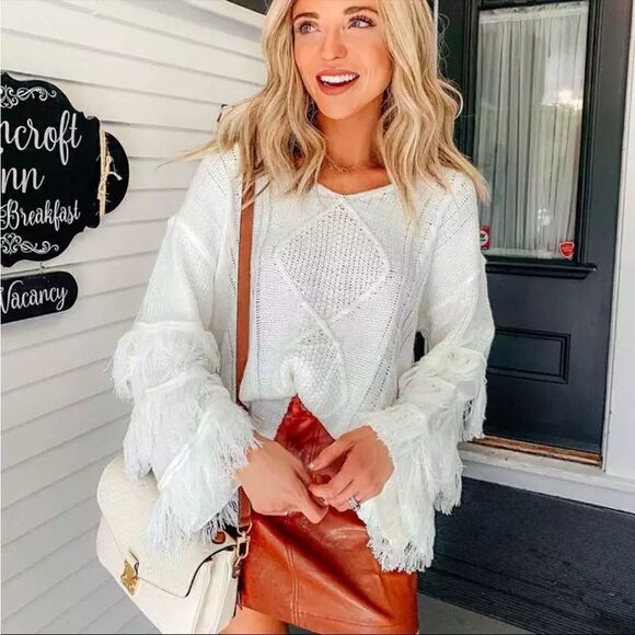 BOHEMIAN FRINGE WHITE CREAM KNIT SWEATER - Picture 2 of 8
